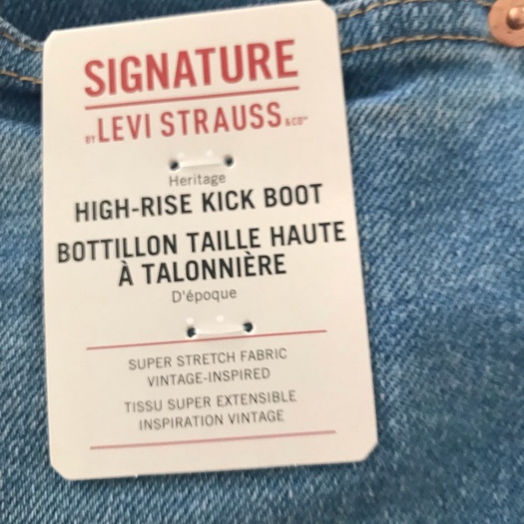 Signature Levi High-Rise Kick Boot - Picture 4 of 7